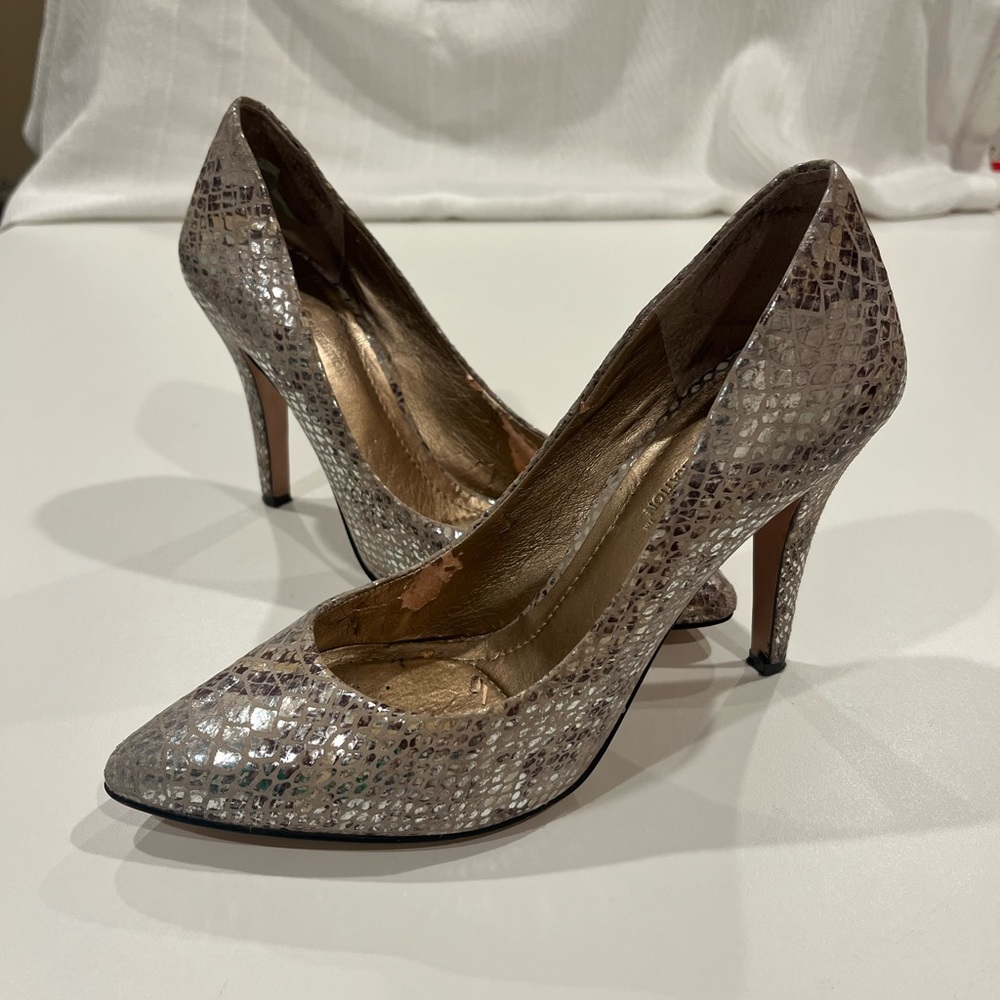 BCBG GENERATION HIGH HEELS